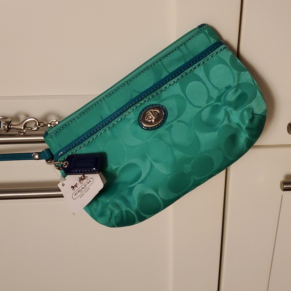 Coach Wristlet NWT - Picture 4 of 5